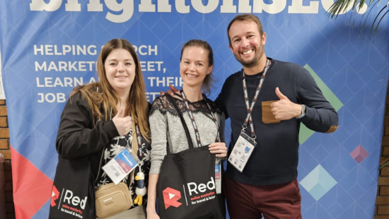 L'équipe de Red Online Marketing à la conférence Brighton SEO au Royaume Uni en avril 2025